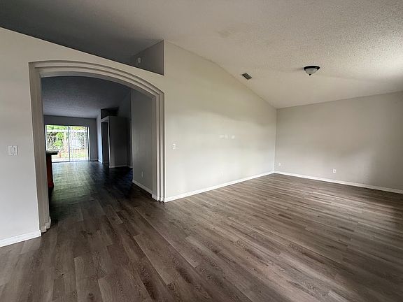 2nd image of 548 SW Undallo Rd