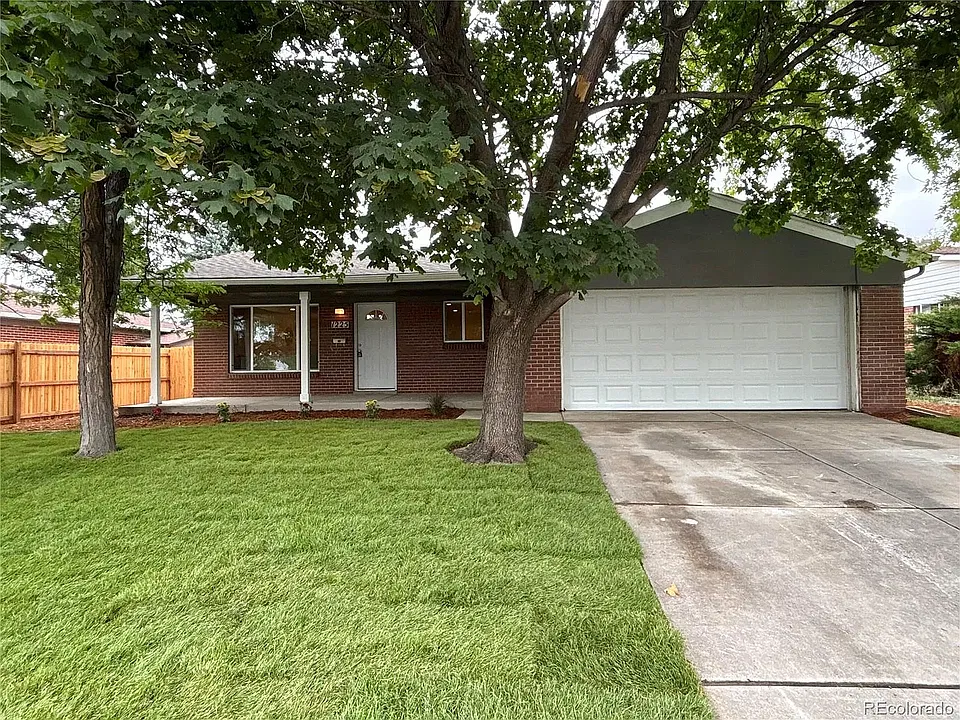 1225 W 7th Avenue Dr