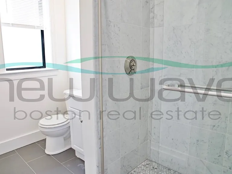 11 Queensberry St #16 — Photo 10
