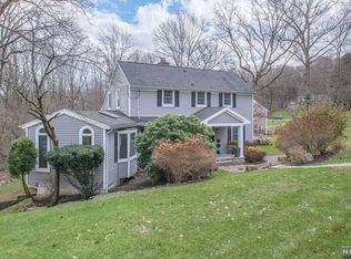 7 Deerlawn Ct, Oakland, NJ 07436