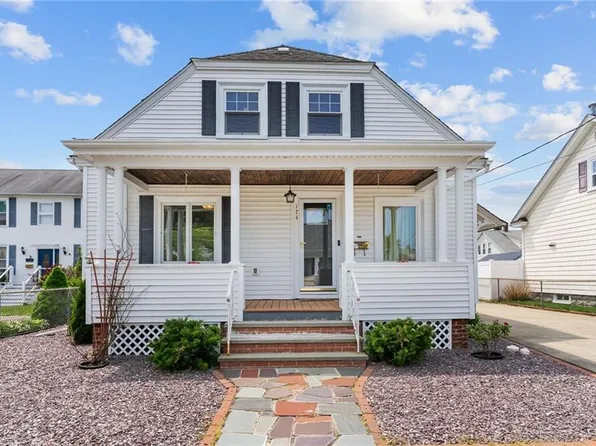 174 Oakdale Ave, Pawtucket, RI 02860