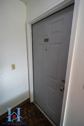 302 S McLoughlin Blvd #308 Photo 1