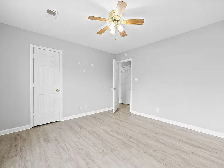 1042 Shadow Ridge Ave — Photo 18