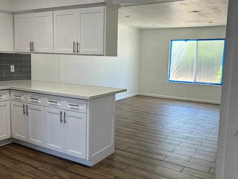 4740 Bandera St #4 — Photo 2