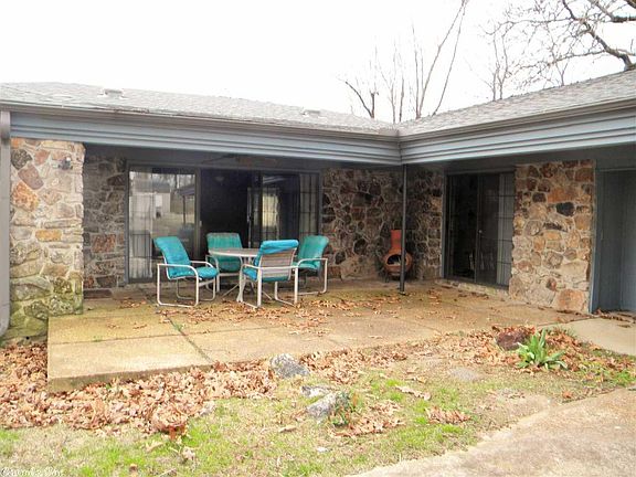 5th image of 104 Emerald Ln