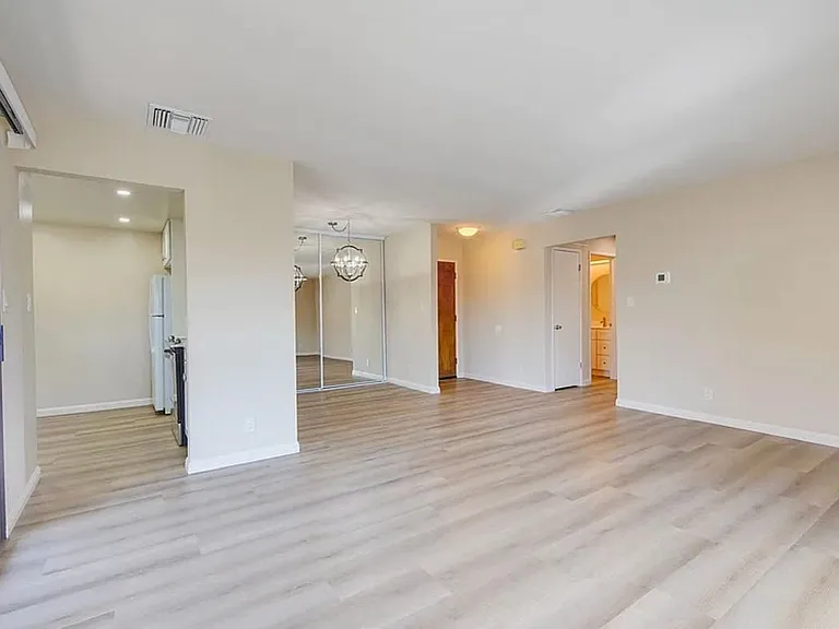 2415 Horizon Ln #129 — Photo 4