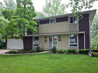 1129 Sandpiper Ln, Naperville, IL 60540