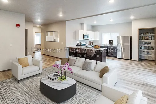 356 E 7th Ave #102 Photo 1