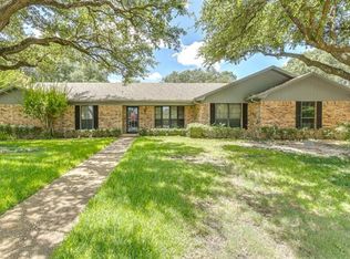 804 Woodland West Dr, Woodway, TX 76712