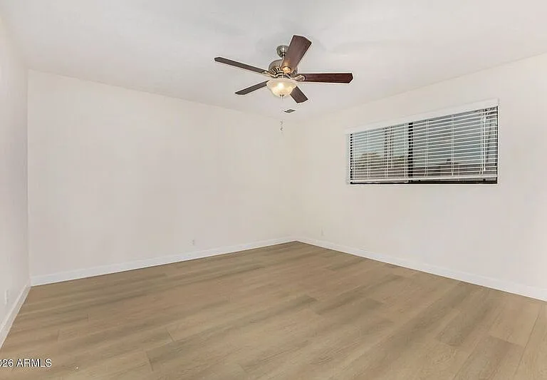 220 E McKinley St — Photo 28