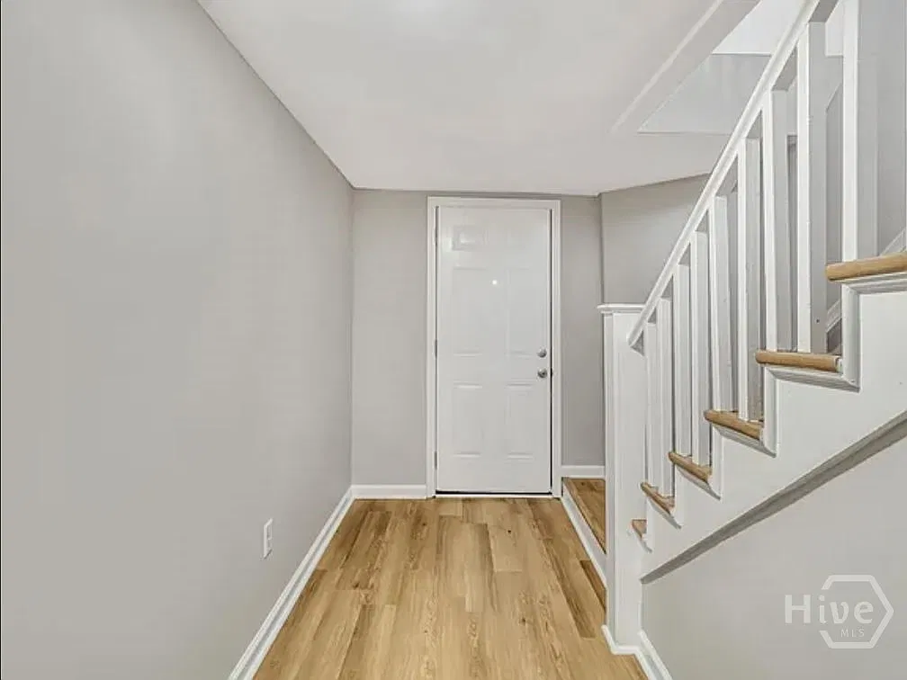 3 bed, 2.0 bath, 1630 sqft, $1,995 — Photo 3