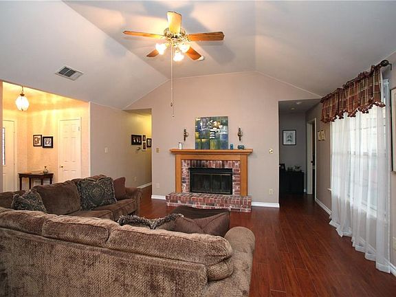 4th image of 6813 Vero Dr