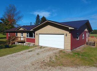11362 E 8th St, Reed City, MI 49677