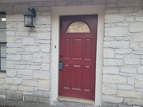 4th image of 306 E Anderson Ave #306