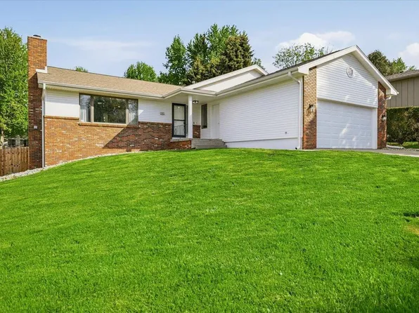 105 Kingsridge Dr, Council Bluffs, IA 51503