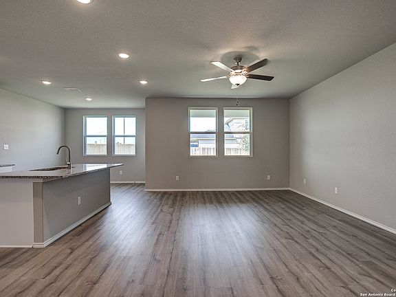 5th image of 3525 Annalise Avenue