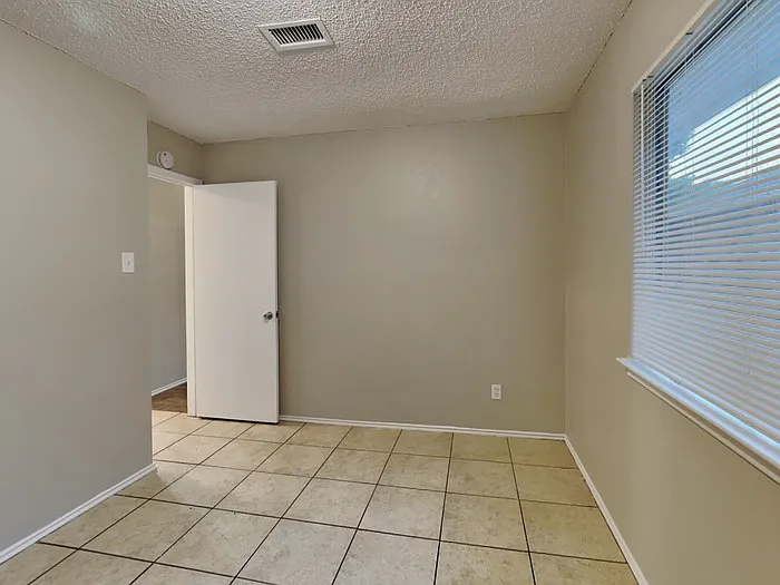 3104 Stonewall Ln — Photo 9