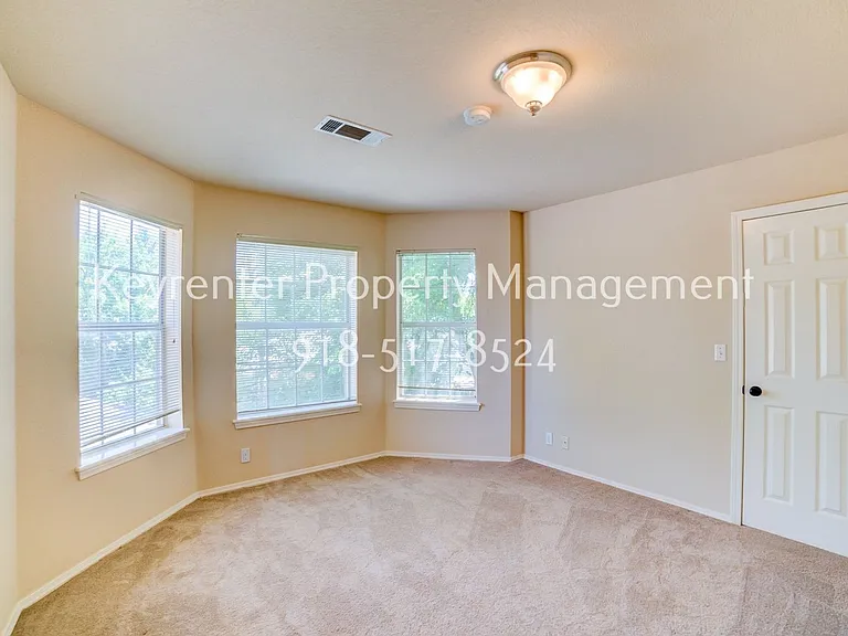 10119 S College Pl — Photo 12