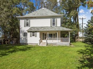 7355 29th Ave, Newhall, IA 52315