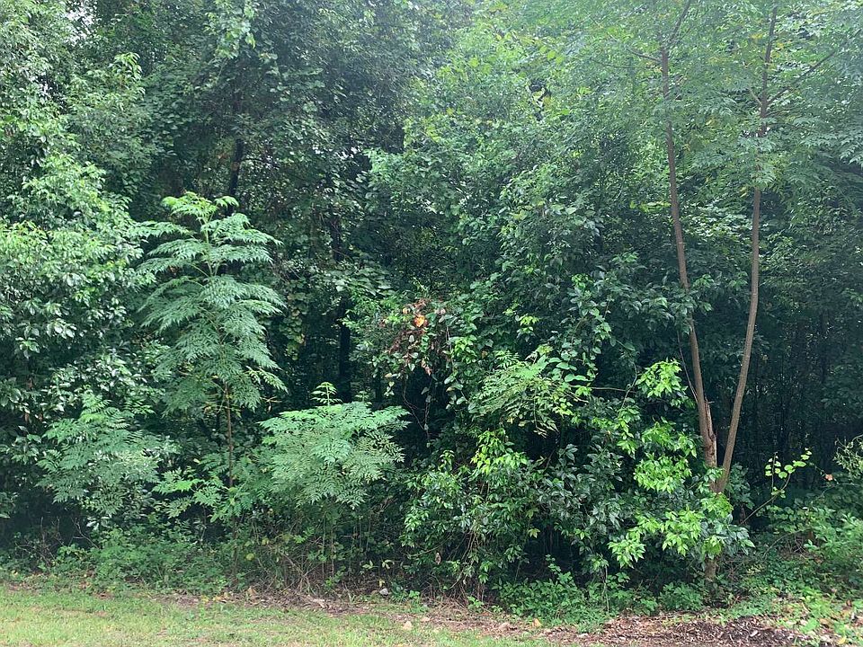 2nd image of 836 SE Evergreen Dr