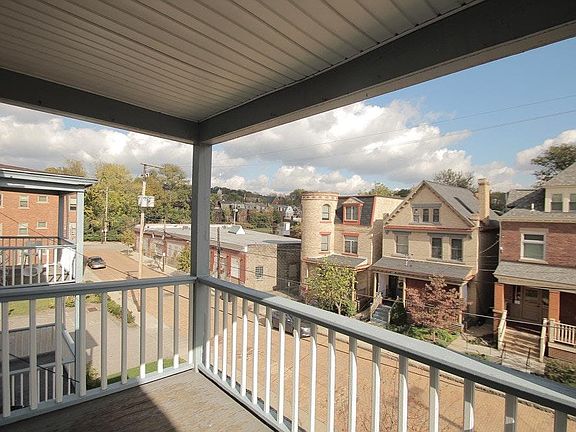 2nd image of 525 Jeanette St #3