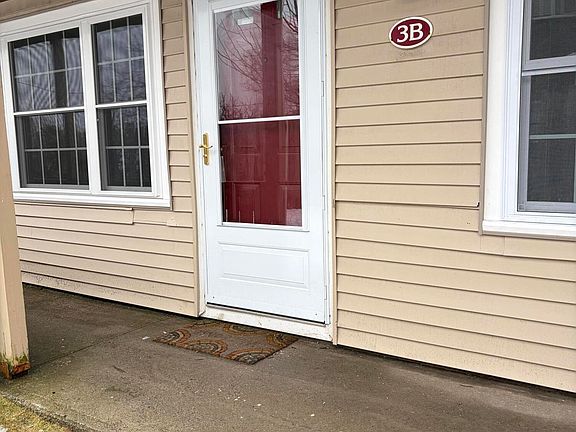 2nd image of 1029 Iyannough Road APT 3B