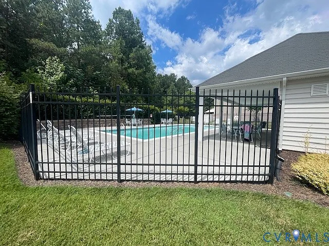 8107 Creekside Village Dr — Photo 6