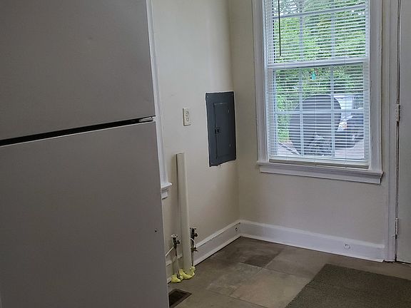 3rd image of 1739 Dairy St
