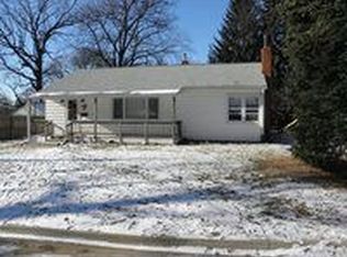 2213 Hickory Ln, Cedar Falls, IA 50613