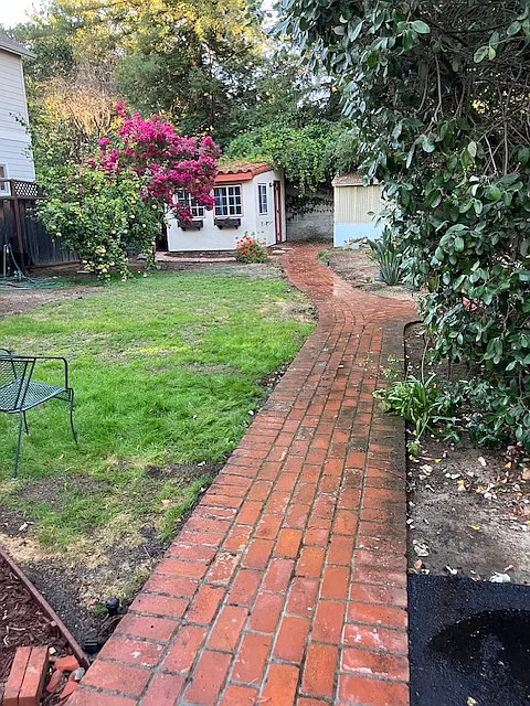 1070 Pine St — Photo 3