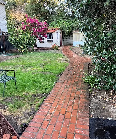 1070 Pine St — Photo 3