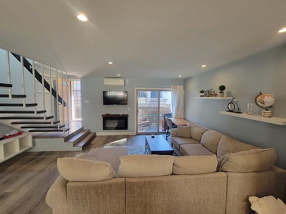 5th image of 2680 Worden St Unit 77