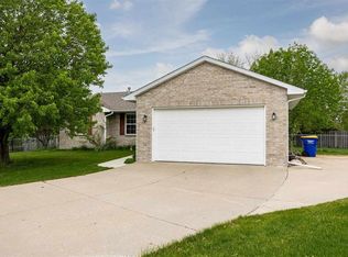 45 Pinehurst Ct, North Liberty, IA 52317
