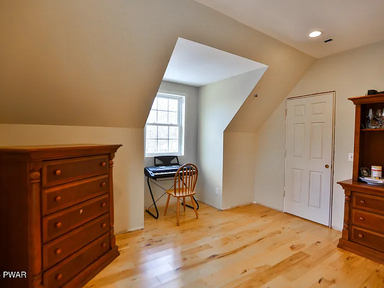 110 Stallion Dr — Photo 48