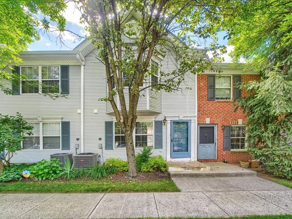 2344 Pembroke Ct