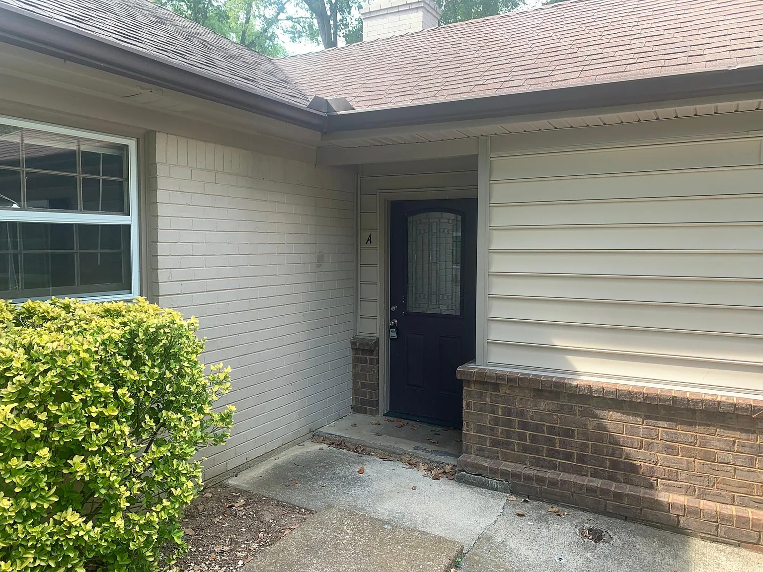 3 bed, 1350 sqft, $1,875 — Photo 2