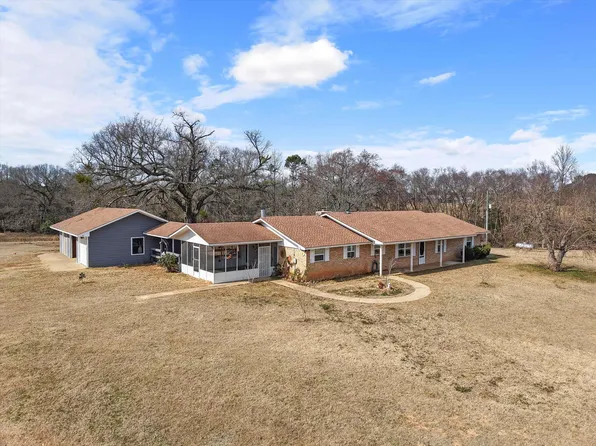 5010 Bobwhite Rd, Gilmer, TX 75645