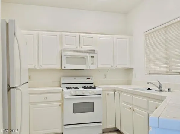 1842 Scimitar Dr #13, Henderson, NV 89014