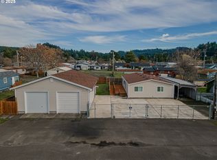 150 N 11th St, Lakeside, OR 97449