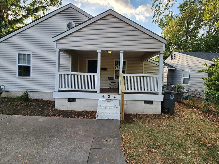 434 S Richmond Ave — Photo 2