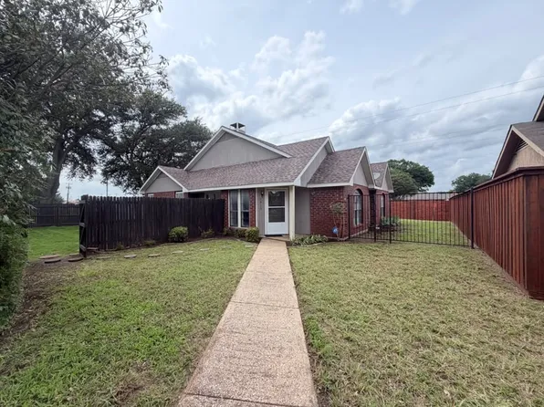 1913 Wyatt Dr, Garland, TX 75040