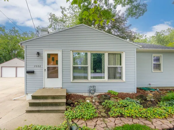2602 Cedar Heights Dr, Cedar Falls, IA 50613