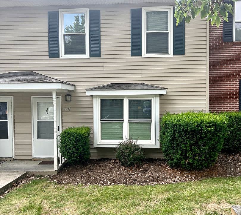 1st image of 207 Janie Ln #1