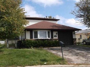 565 Sauk Ct, Carol Stream, IL 60188