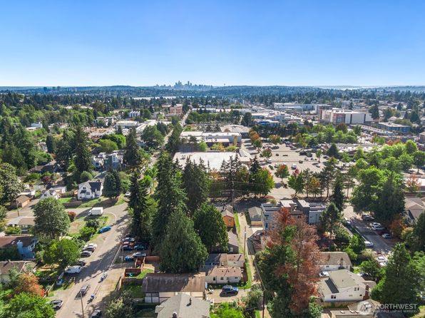 10315 Stone Avenue N, Seattle, WA 98133