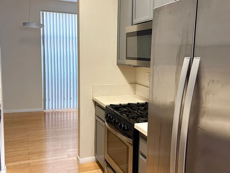 2481 S Corinth Ave — Photo 6