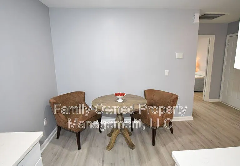 113 Susan Dr #A — Photo 8