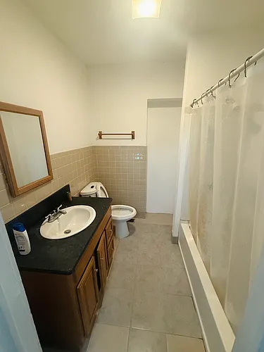 1641 W Genesee St Photo 1