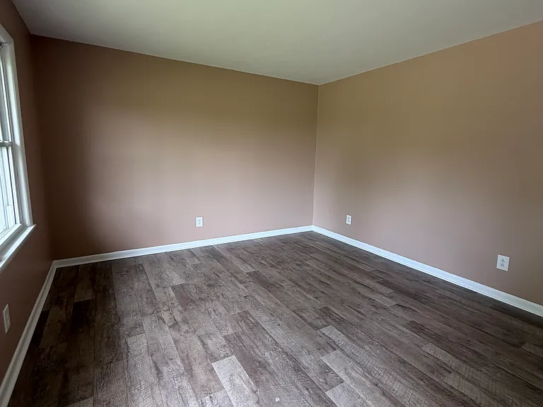 609 Catalina Dr — Photo 2