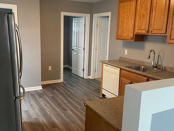 4th image of 56 Beechwood Ave